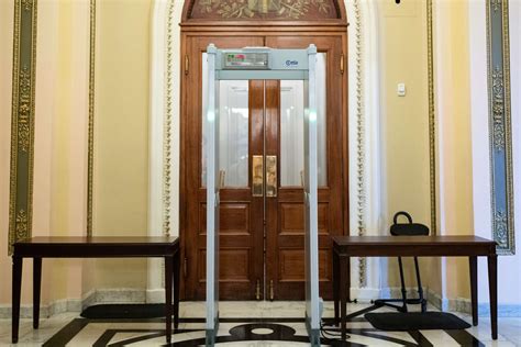 house republicans remove metal detectors|new metal detectors removed.